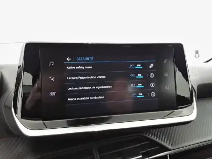 Photo 36 Peugeot 208  PureTech 75 S&S BVM5