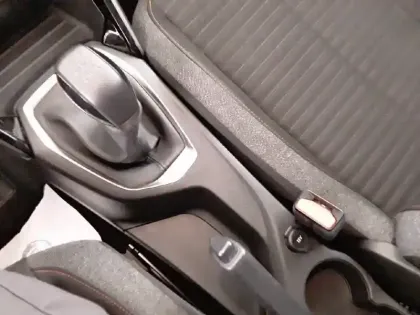 Photo 29 Peugeot 208  PureTech 75 S&S BVM5