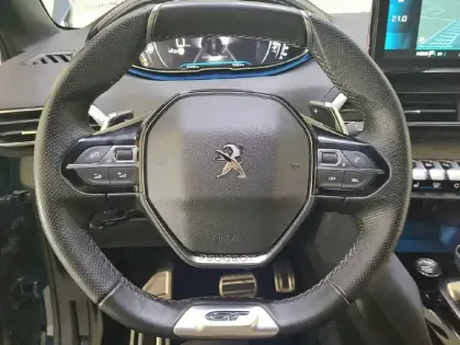 Photo 8 Peugeot 5008  PureTech 180ch S&S EAT8