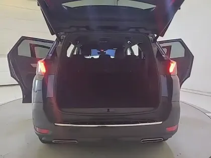 Photo 5 Peugeot 5008  PureTech 180ch S&S EAT8