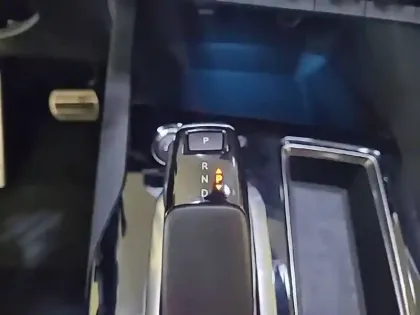 Photo 13 Peugeot 5008  PureTech 180ch S&S EAT8