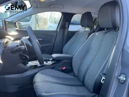 Photo 46 Peugeot 208  Hybrid 100 e-DCS6