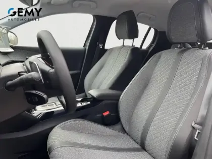 Photo 27 Peugeot 208  Hybrid 100 e-DCS6