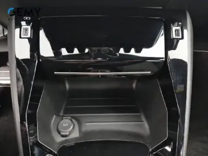 Photo 19 Peugeot 208  Electrique 50 kWh 136ch