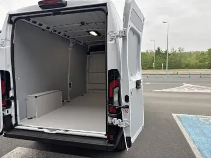 Photo 14 Peugeot Boxer E- FGN 3.5 T L3H2 MAXI HD 270CH BAT 110 KWH