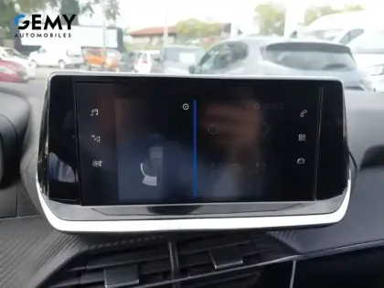 Photo 16 Peugeot 208  PureTech 75 S&S BVM5