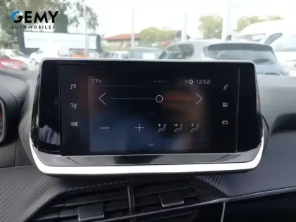 Photo 14 Peugeot 208  PureTech 75 S&S BVM5