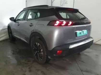 Photo 4 Peugeot 2008  PureTech 130 S&S EAT8