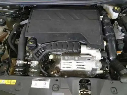 Photo 7 Peugeot 2008  PureTech 130 S&S EAT8