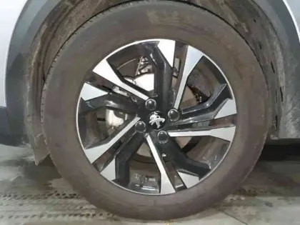 Photo 9 Peugeot 2008  PureTech 130 S&S EAT8