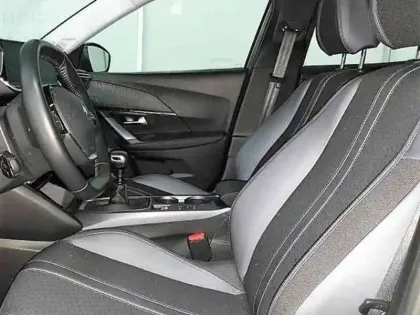 Photo 11 Peugeot 2008  PureTech 130 S&S EAT8