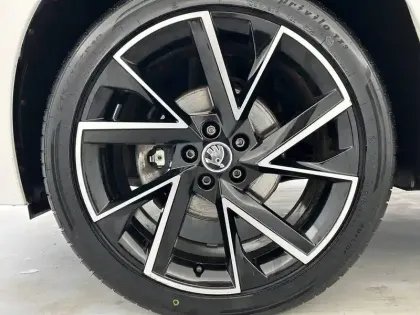 Photo 18 Skoda Kamiq  1.0 TSI Evo 110 ch DSG7