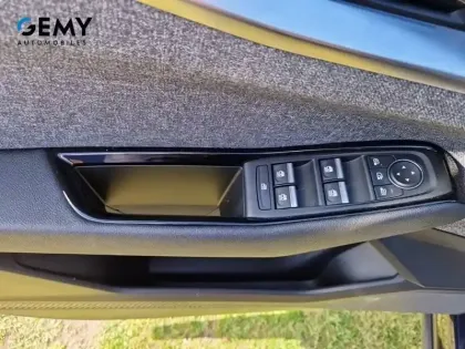 Photo 11 Renault Espace  E-Tech full hybrid 200 GSR2