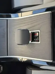 Photo 12 Land rover Range Rover  Velar 2.0L P400e PHEV 404ch AWD BVA