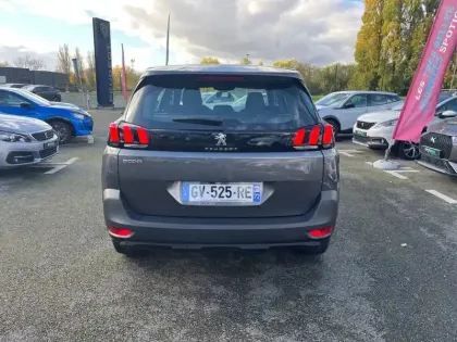 Photo 50 Peugeot 5008  Hybrid 136 e-DCS6