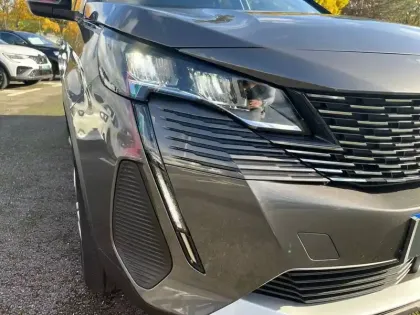 Photo 61 Peugeot 5008  Hybrid 136 e-DCS6