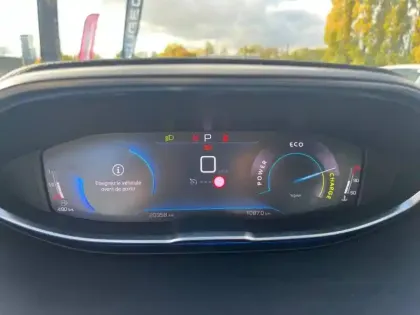 Photo 55 Peugeot 5008  Hybrid 136 e-DCS6