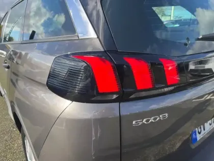 Photo 62 Peugeot 5008  Hybrid 136 e-DCS6