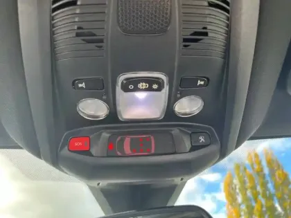 Photo 65 Peugeot 5008  Hybrid 136 e-DCS6