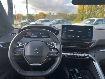 Photo 53 Peugeot 5008  Hybrid 136 e-DCS6