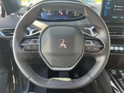 Photo 54 Peugeot 5008  Hybrid 136 e-DCS6