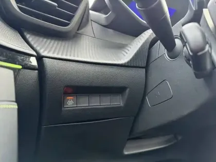 Photo 19 Peugeot 208  PureTech 100 S&S EAT8