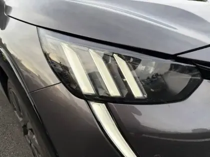 Photo 15 Peugeot 208  PureTech 100 S&S EAT8