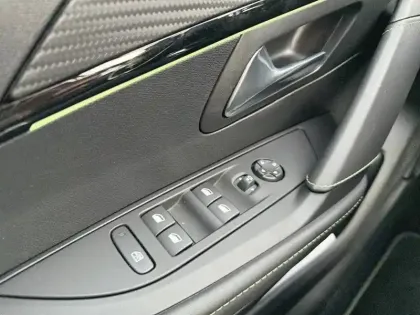 Photo 18 Peugeot 208  PureTech 100 S&S EAT8