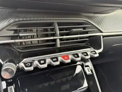 Photo 17 Peugeot 208  PureTech 100 S&S EAT8