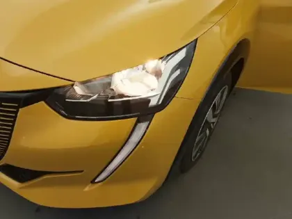 Photo 37 Peugeot 208  Electrique 50 kWh 136ch