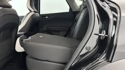 Photo 15 Renault Captur  E-Tech full hybrid 145