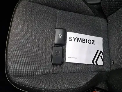 Photo 38 Renault Symbioz  E-Tech full hybrid 145