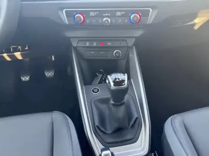 Photo 12 Audi A1  Sportback 25 TFSI 95 ch BVM5