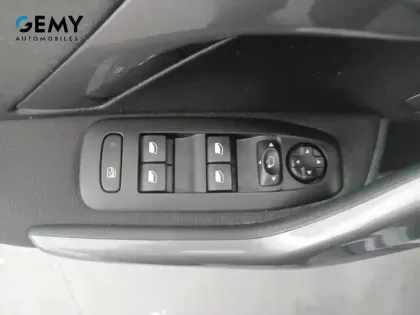 Photo 11 Peugeot 2008  1.2 PureTech 82ch BVM5