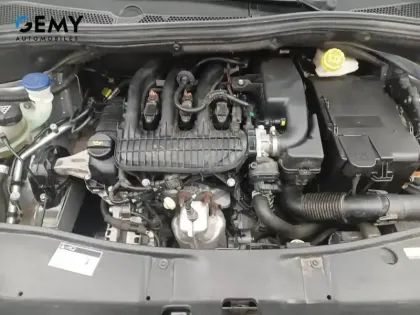 Photo 14 Peugeot 2008  1.2 PureTech 82ch BVM5