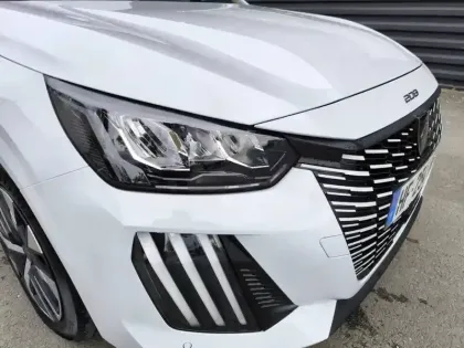 Photo 15 Peugeot 208  Hybrid 110 e-DCS6