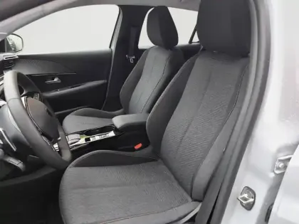 Photo 10 Peugeot 208  Hybrid 110 e-DCS6