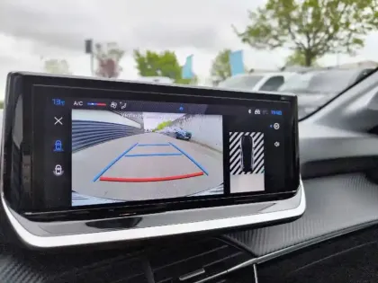 Photo 17 Peugeot 208  Hybrid 110 e-DCS6