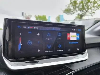 Photo 20 Peugeot 208  Hybrid 110 e-DCS6