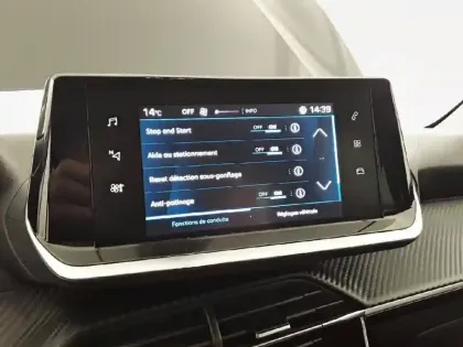 Photo 19 Peugeot 208  PureTech 75 S&S BVM5