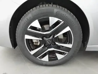 Photo 12 Peugeot 208  Hybrid 110 e-DCS6