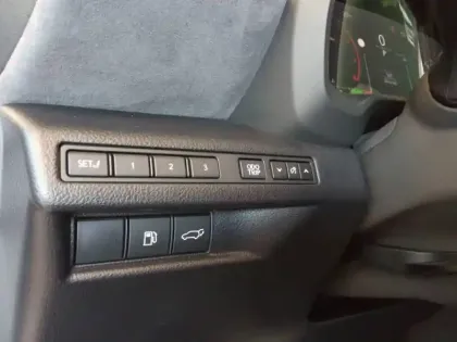 Photo 8 Lexus Lbx  2WD