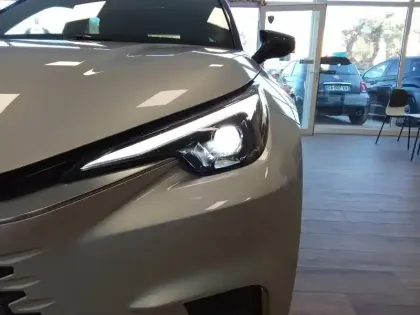 Photo 10 Lexus Lbx  2WD