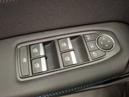 Photo 72 Renault Captur  E-Tech full hybrid 145 ch