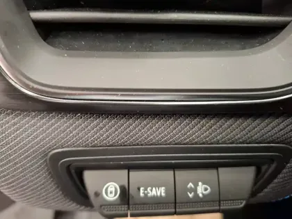 Photo 75 Renault Captur  E-Tech full hybrid 145 ch