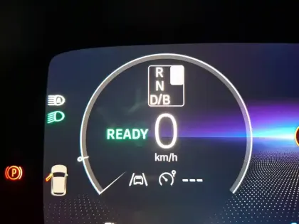 Photo 81 Renault Captur  E-Tech full hybrid 145 ch