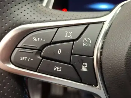 Photo 73 Renault Captur  E-Tech full hybrid 145 ch