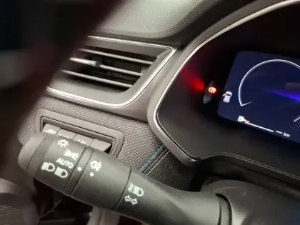 Photo 76 Renault Captur  E-Tech full hybrid 145 ch