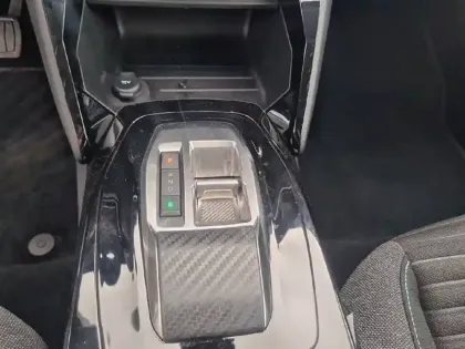 Photo 33 Peugeot 208  Electrique 50 kWh 136ch