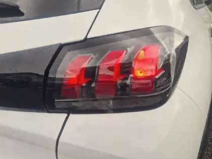 Photo 16 Peugeot 208  Electrique 50 kWh 136ch